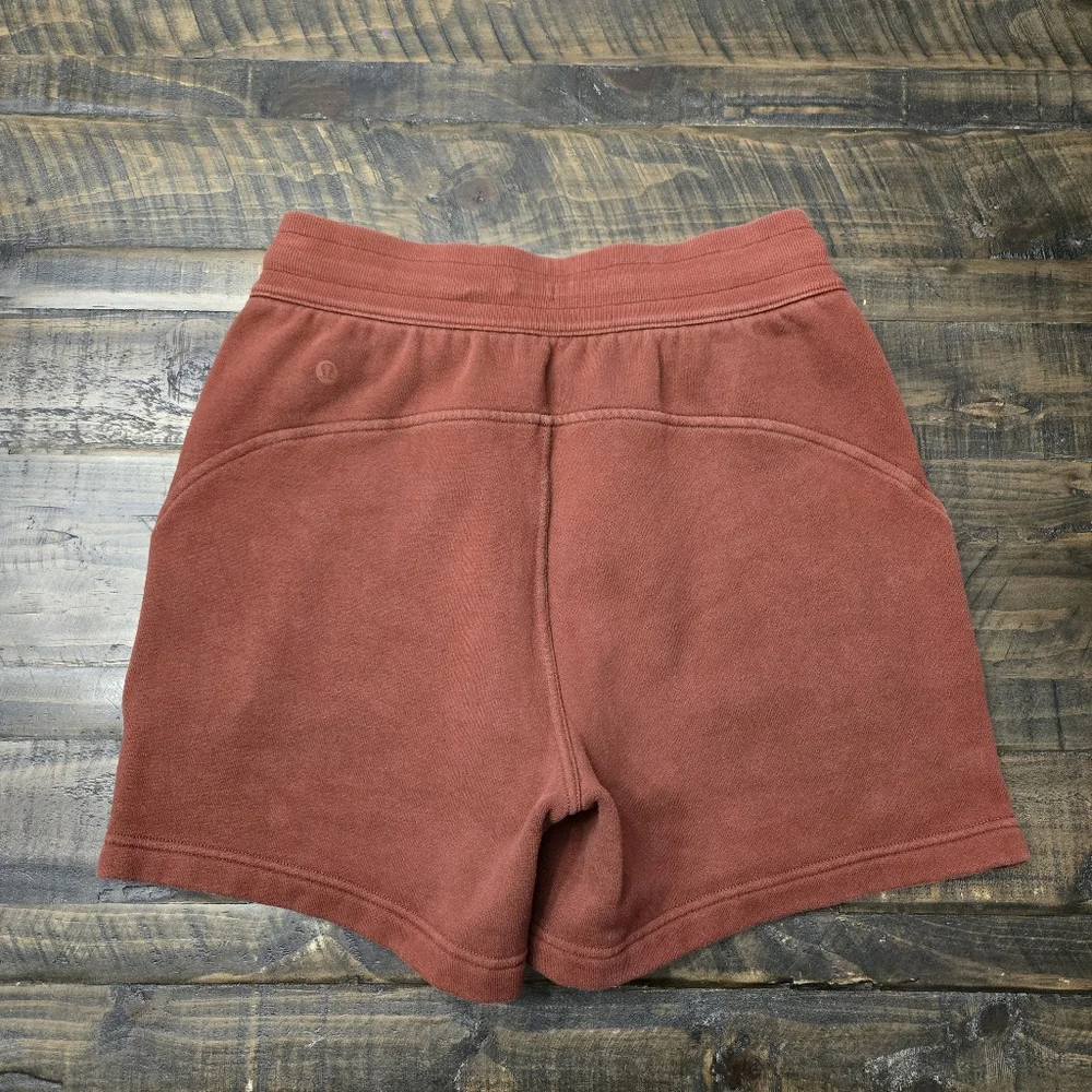 LULULEMON Scuba Shorts | 6‎